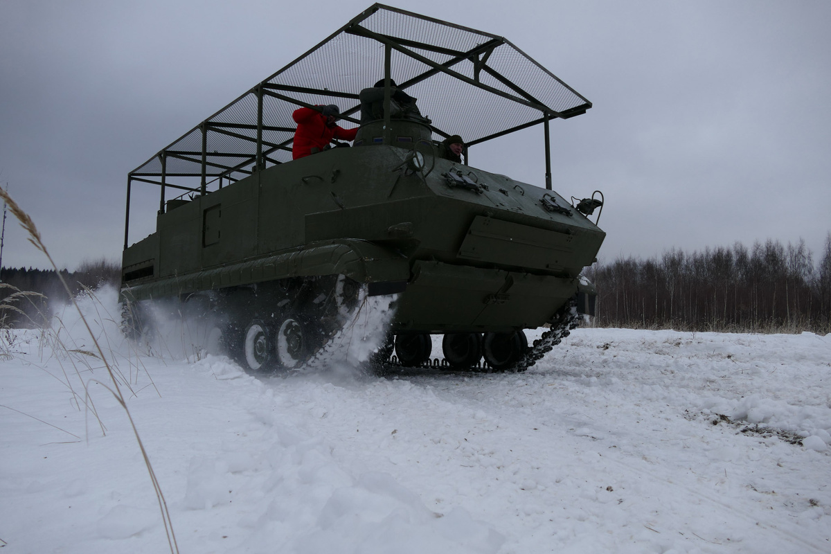 Машина на ходовых испытаниях.