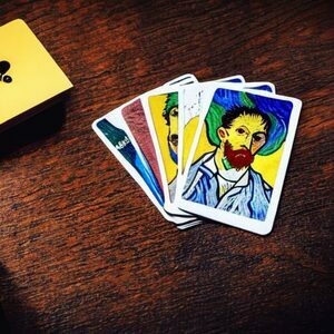 Карты не говорят. Они только открывают информационный канал для посвященных...