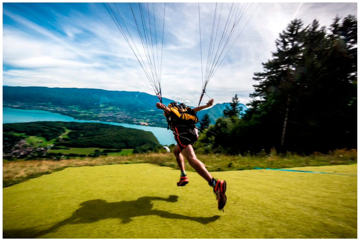 в небо вместе с парапланом