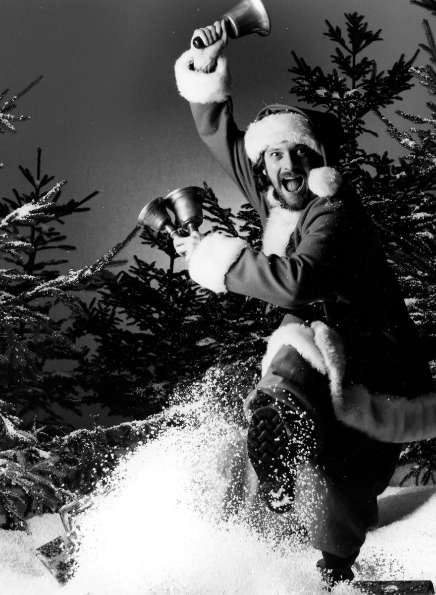 Андерсон в образе Санты