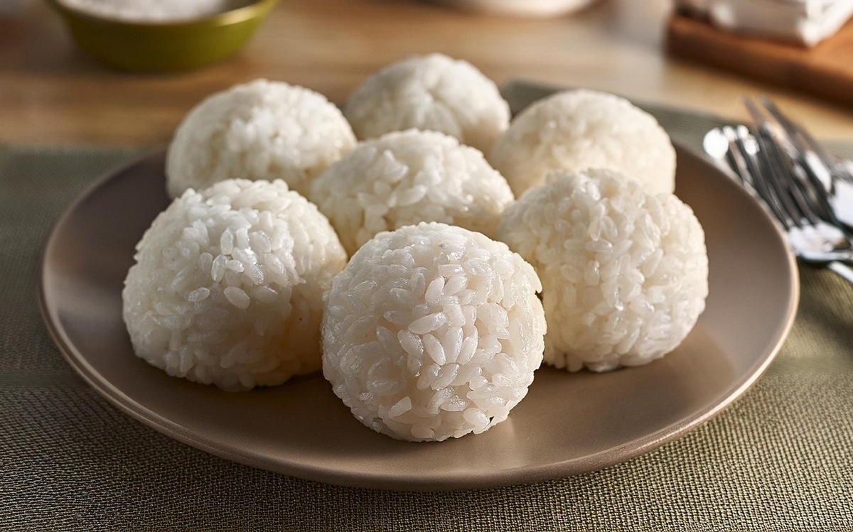 Рисовые шарики станут хитом вашего стола: способ подачи привычного блюда удивит гостей / Фото: Pogovorim.by