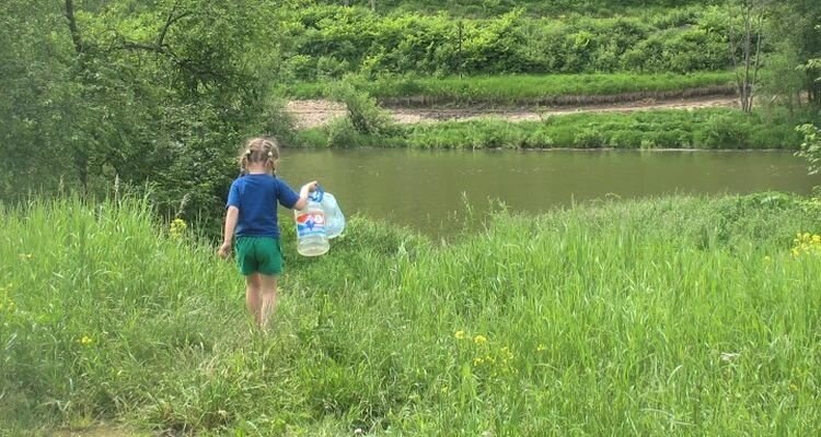 Фото Кати Четиной на берегу р.Сылва в день исчезновения
