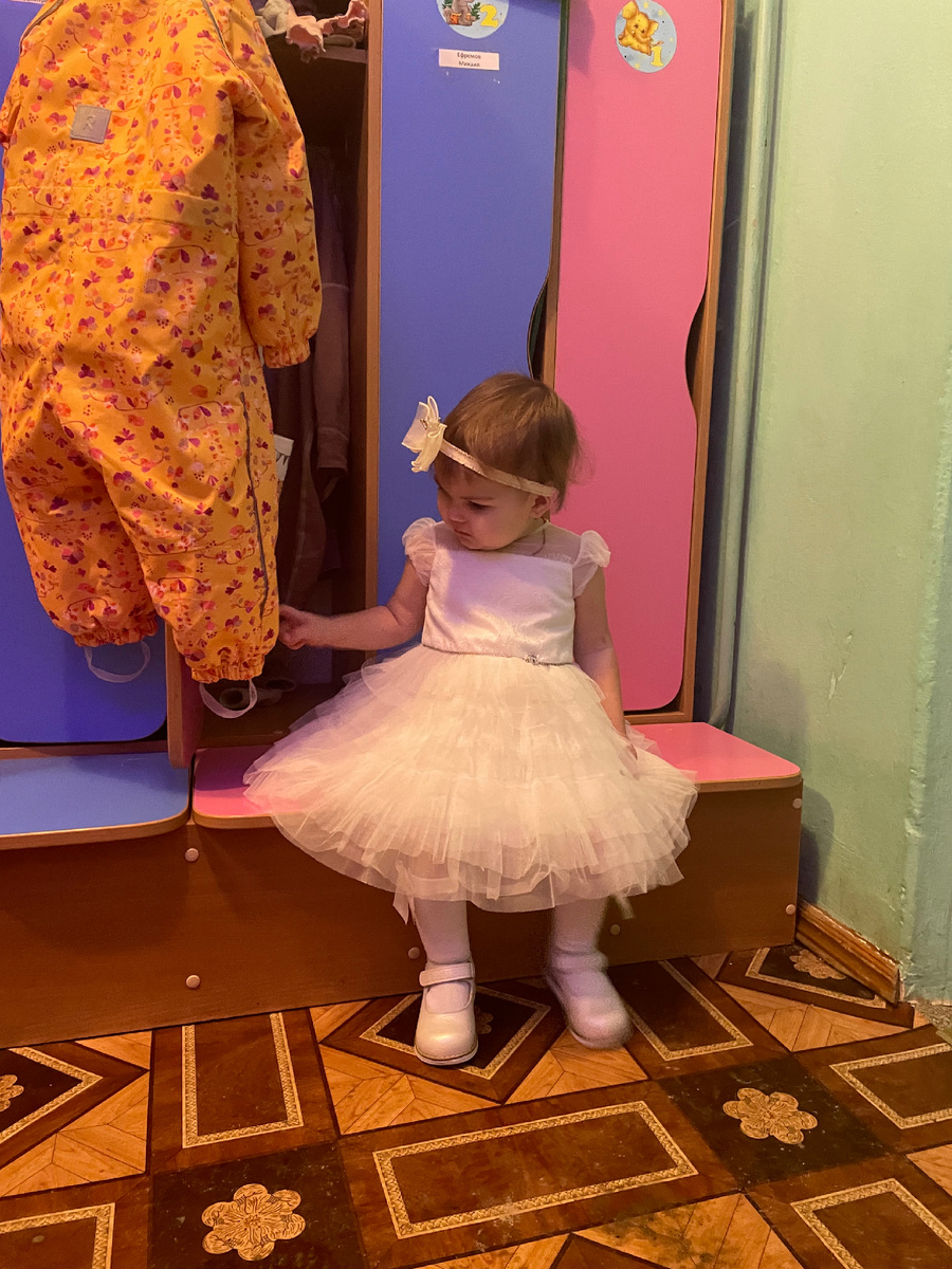 Моя киска в платье )