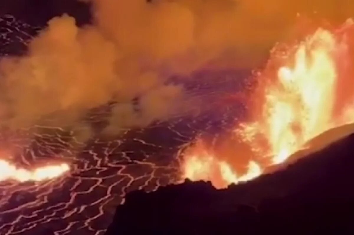    В Сети появились кадры извержения вулкана Килауэа на Гавайях