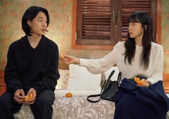 Кадр из дорамы "Дисквалифицирован как человек"