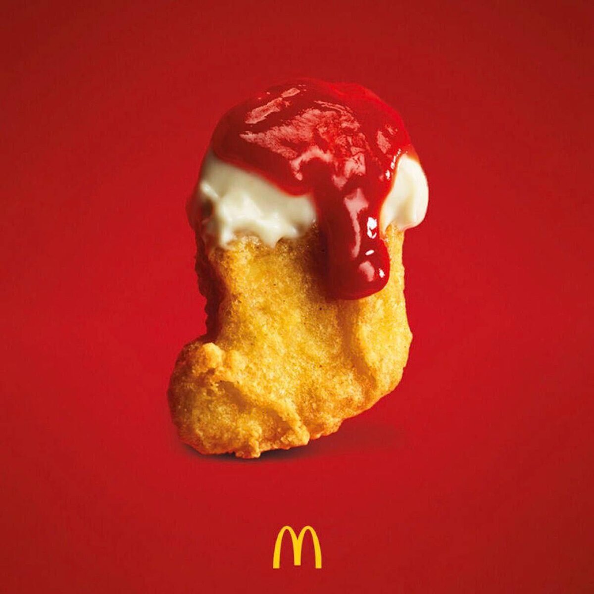 McDonald's удивил новогодним креативом: наггетс в стиле рождественского носка 