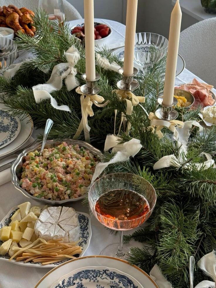 Гирлянда хвойная еловая хвоя ветвь 310 см. Вб арт. 137773265.  Снег искусственный декоративный для украшения елки и поделок. Вб арт. 182360706