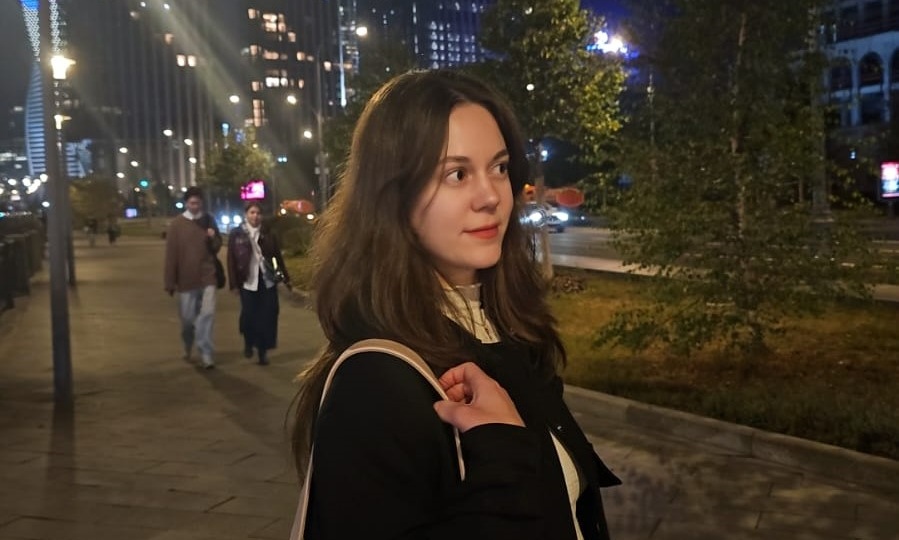 Лазить по стройкам и поджигать бутылки: детство в России, которое приведет в шок канадцев