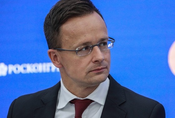    Петер Сийярто