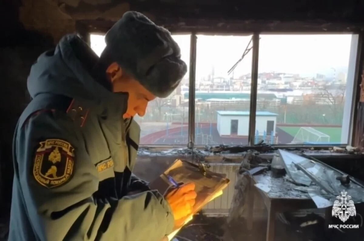    Во Владивостоке пожарные эвакуировали 13 человек из-за пожара в отеле