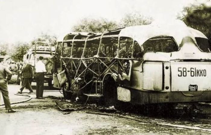 Взорванный автобус в Краснодаре в 1971 году / Фото: versia.ru