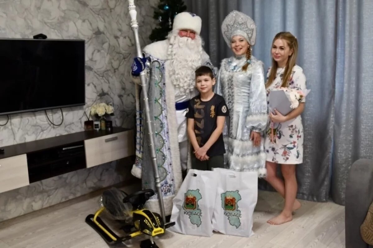    9-летнему новокузнечанину с онкологией вручили снегокат от губернатора