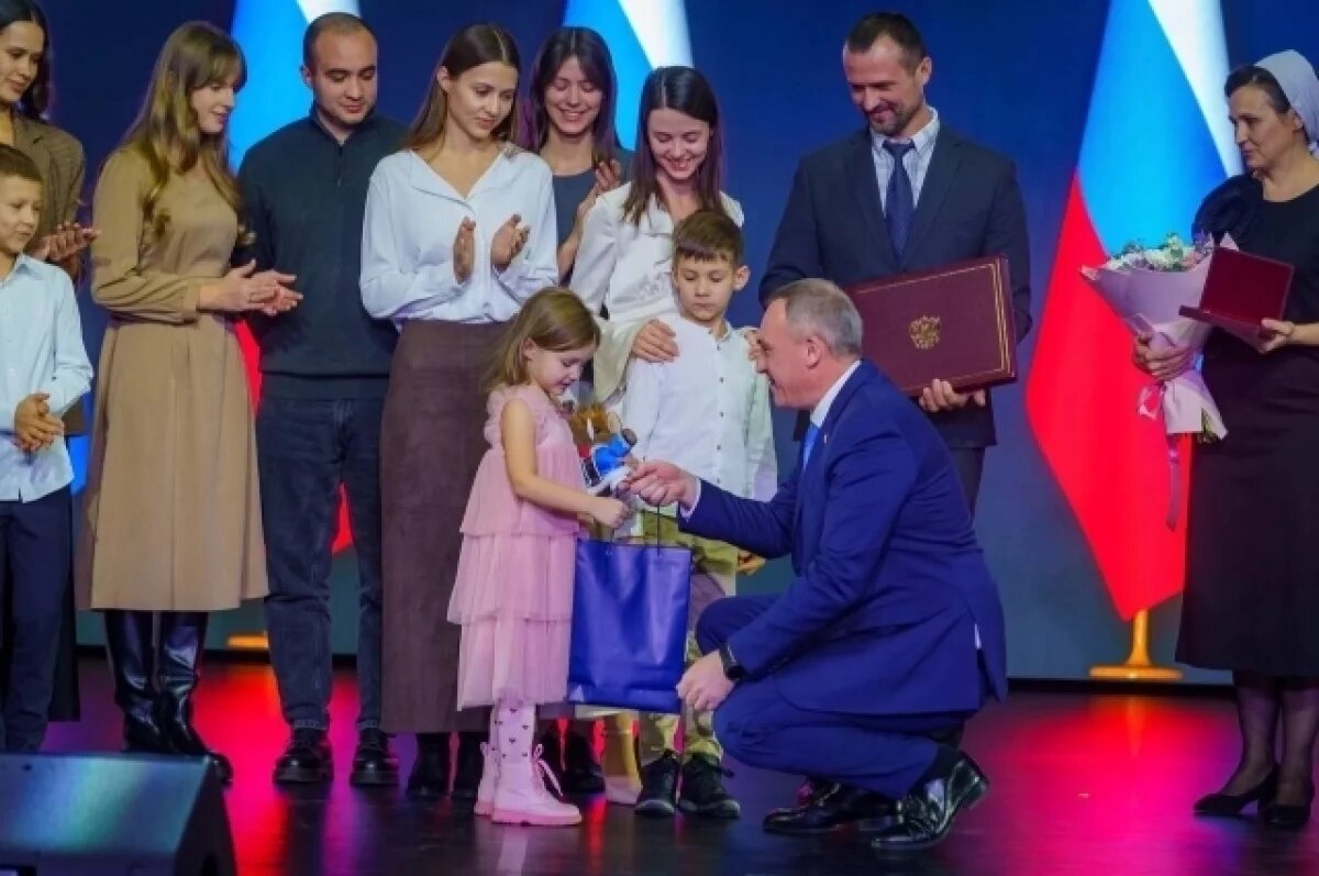    Руслан Кухарук и югорчане.