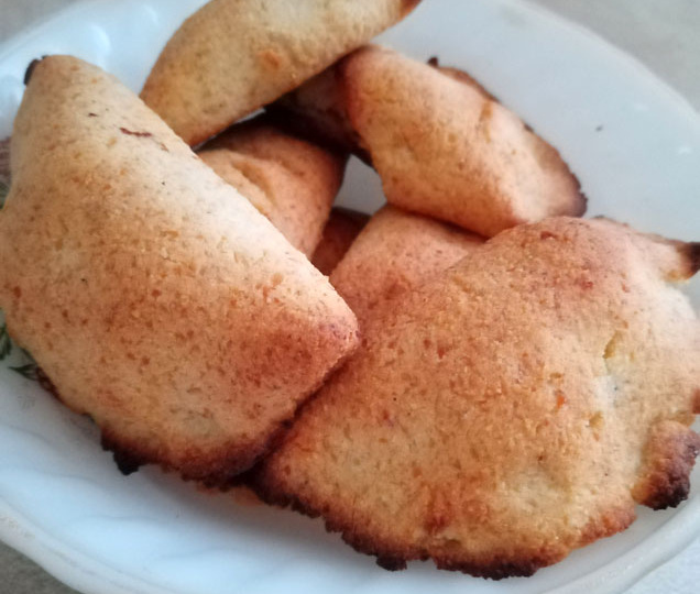 Творожные сочни с начинкой из яблок