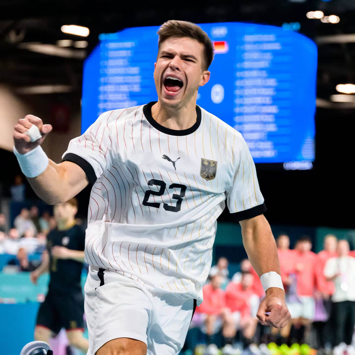    Ренарс Ущинс легко переключил успешность в младших сборных на взрослый гандбол