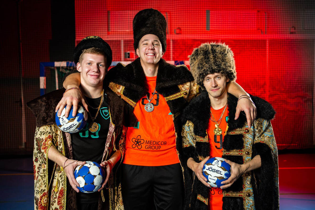    "Бояре" из "Дворца" (слева направо): Артём Дмитриев, Никита Калараш и Григорий Сарабын