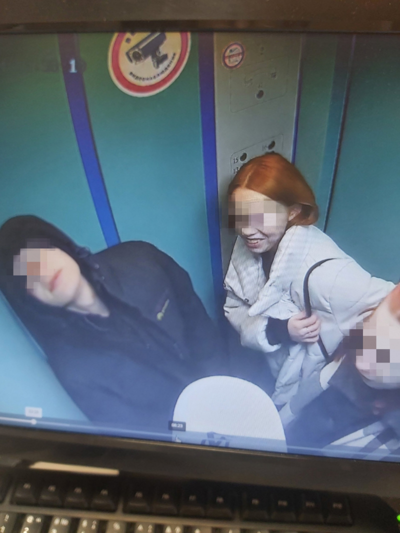    Соцсети: Подростки пытались поджечь подъезд в Петрозаводскепаблик "Весь Петрозаводск"