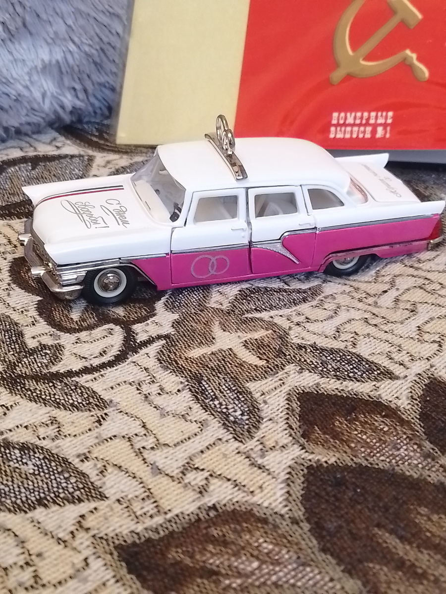 Сочетание цветов как мне кажется, очень идёт данной модели.