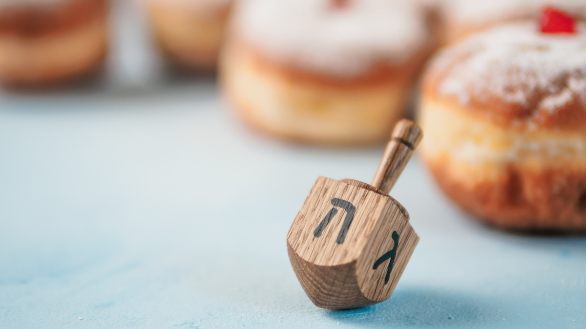    Ханукальный дрейдл. Фото: Lori