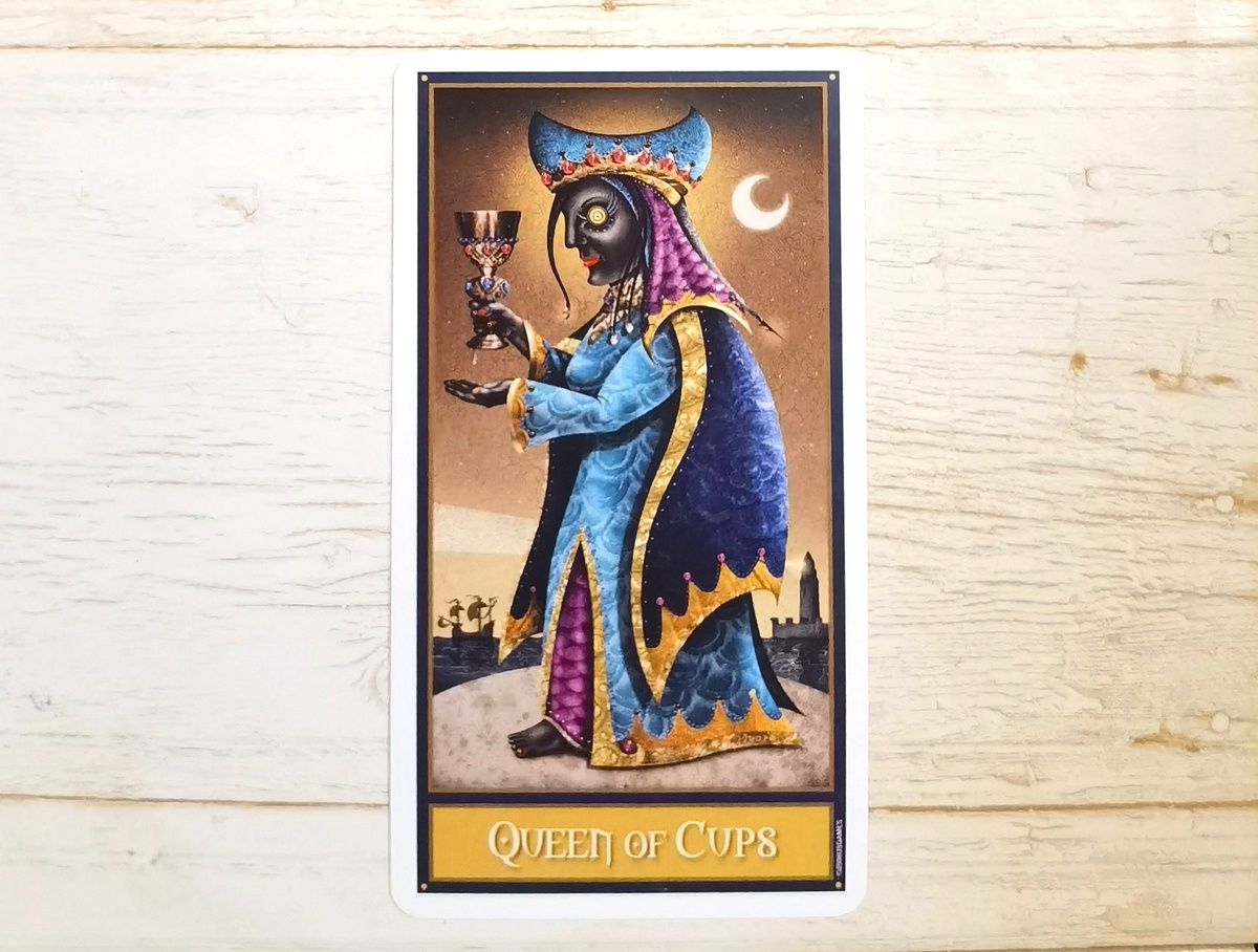 Аркан "Королева Кубков". "Таро Безумной Луны".