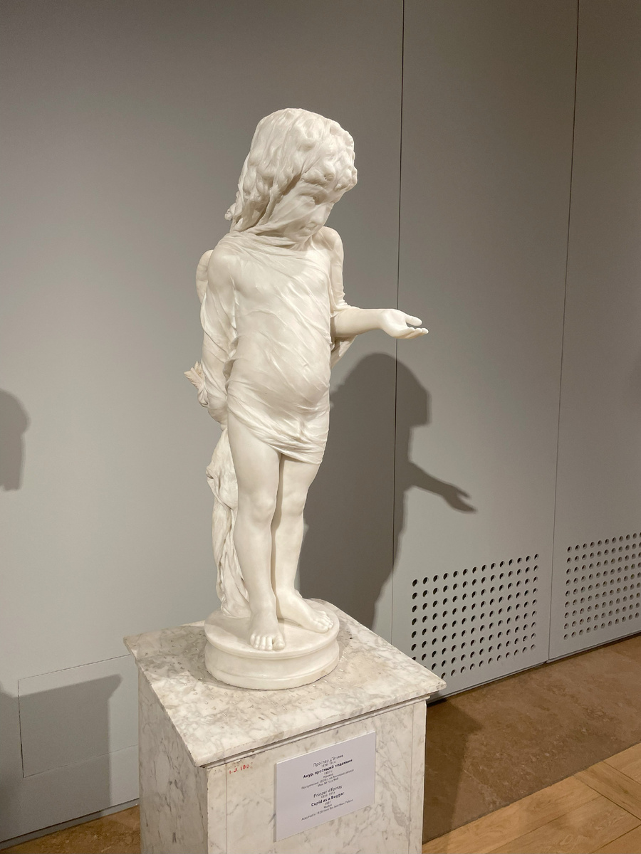 Амур, просящий подаяния. Проспер д Эпине (1836-1914). Мрамор.1887г. Из Аничкова дворца.