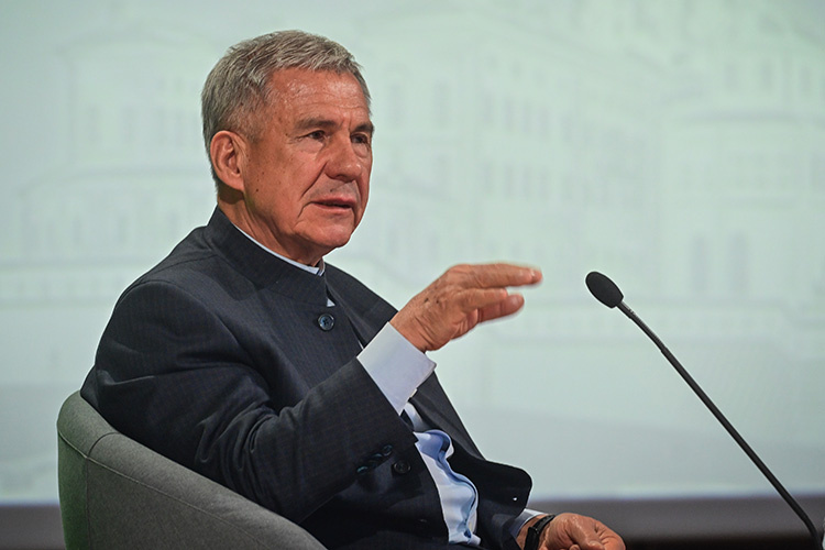    Рустам Минниханов: «При всех сложностях я считаю, что год достаточно удачный».   
Фото: rais.tatarstan.ru