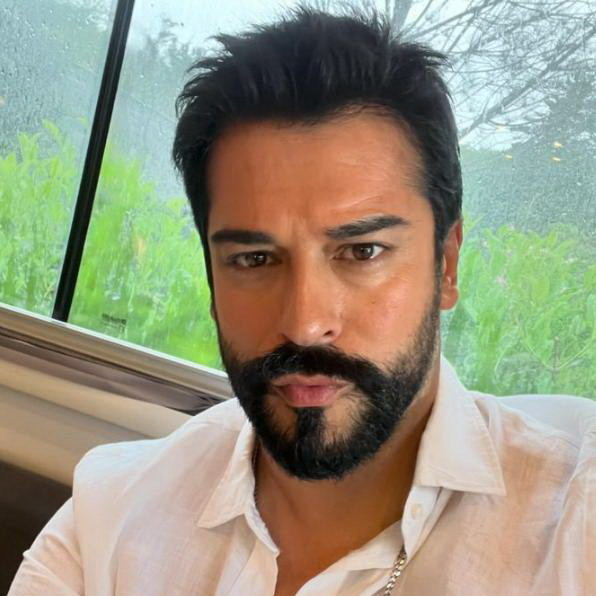     Сегодня 40 лет Бураку Озчивиту