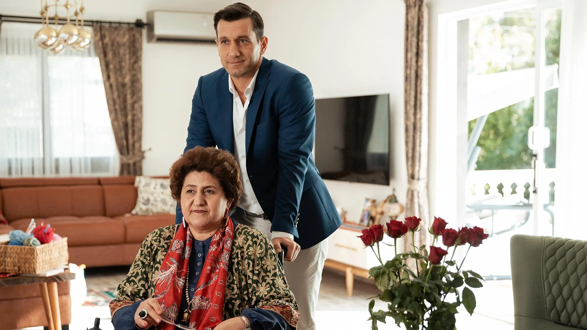 Кадр из сериала "Горько-солёное море любви"