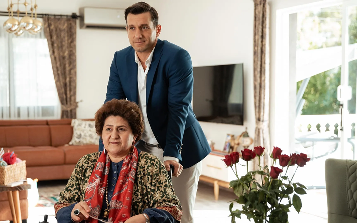 Кадр из сериала "Горько-солёное море любви"