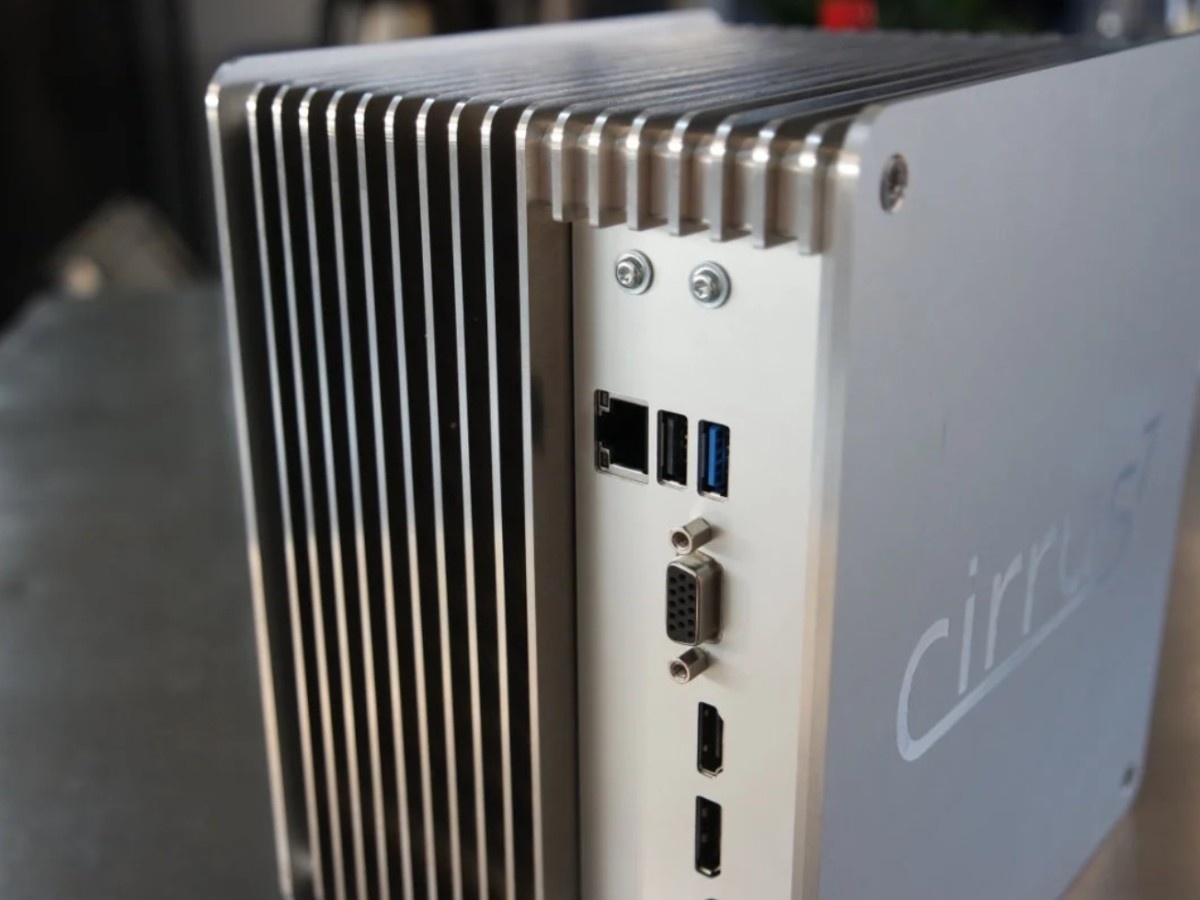    Мини-ПК Cirrus7 Incus на базе Ryzen 7 9700X получил пассивное охлаждение