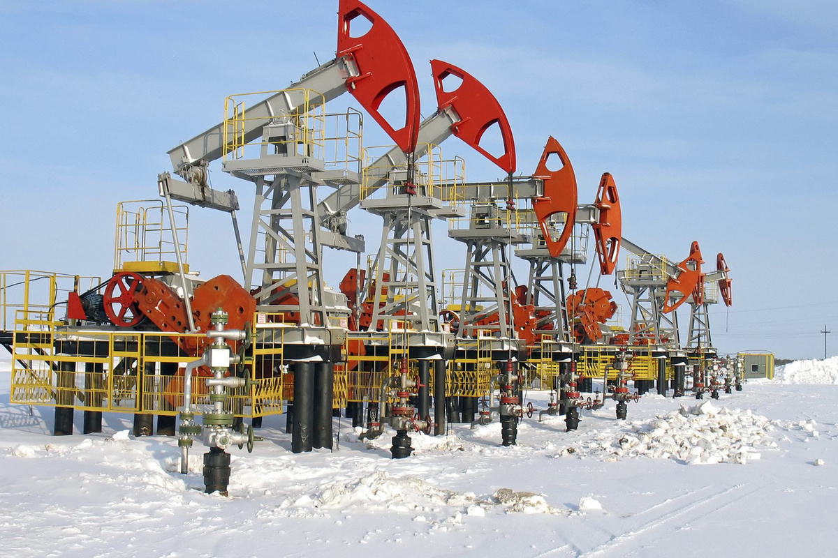     Губернатор Югры: «Регион должен сохранить уровень добычи нефти»