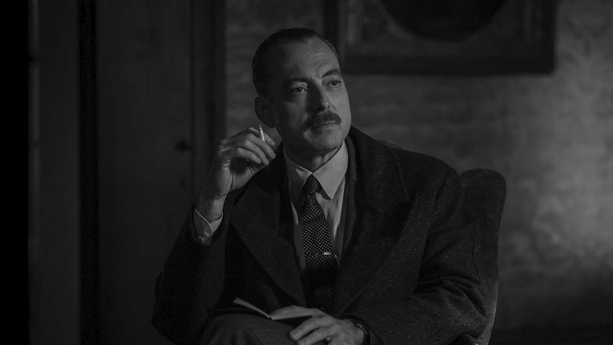 Кадр из сериала "Рипли"
