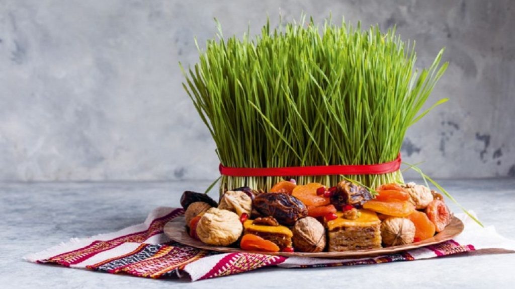     Блины, калмыцкий чай и пельмени с монетками: что едят на Новый год в разных регионах России Екатерина Ушахина