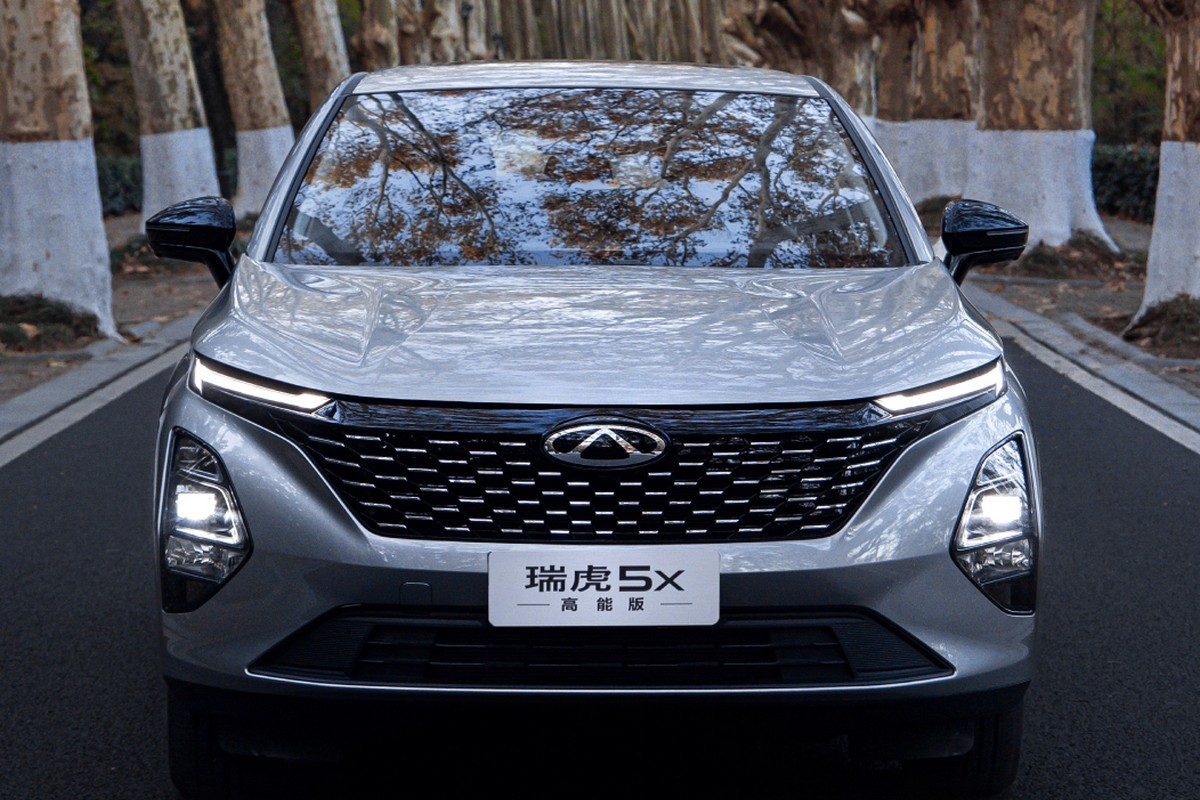 Оформление передней части кроссовера