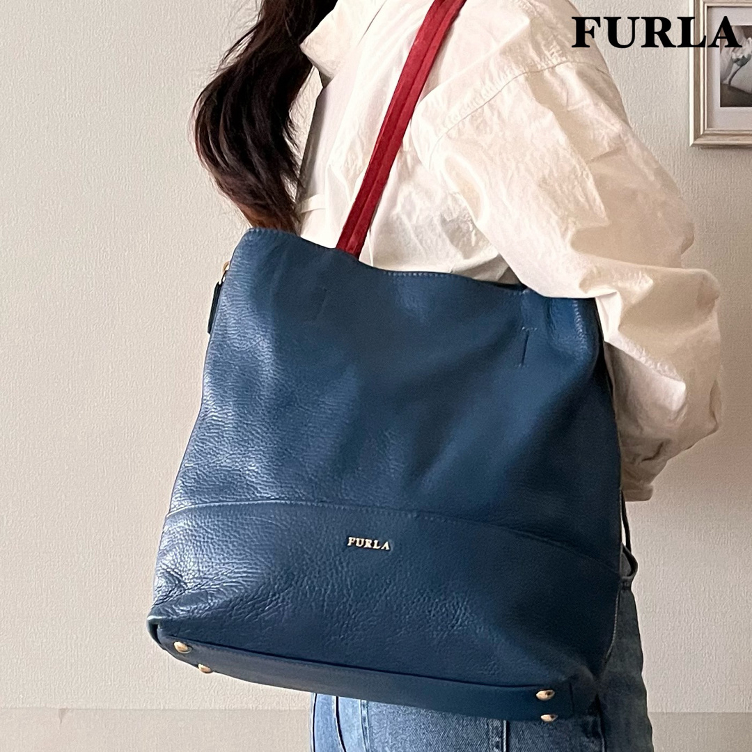 Нашла профо фото. Furla выпускали подобную модель в самых разнообразных цветовых вариациях. 