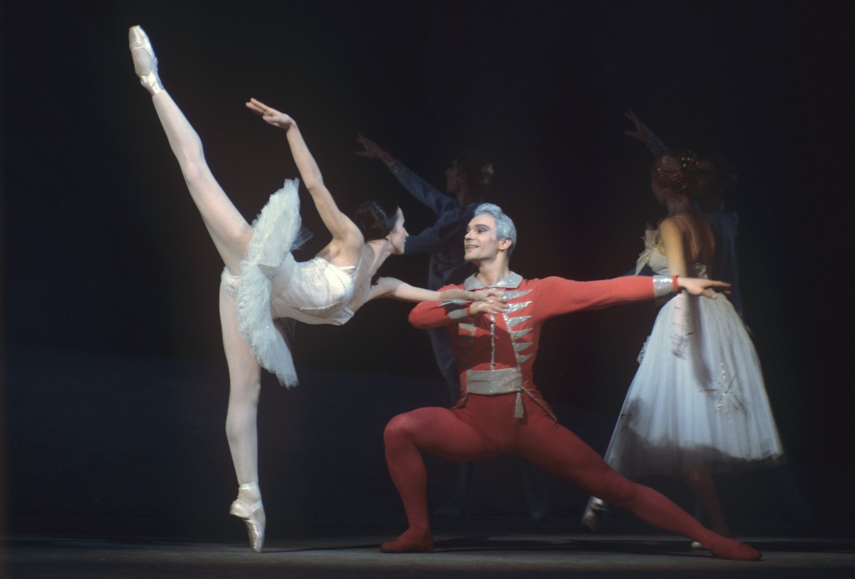 Балет П. И. Чайковского "Щелкунчик" в исполнении артистов Большого театра Натальи Бессмертновой и Владимира Васильева © Sputnik