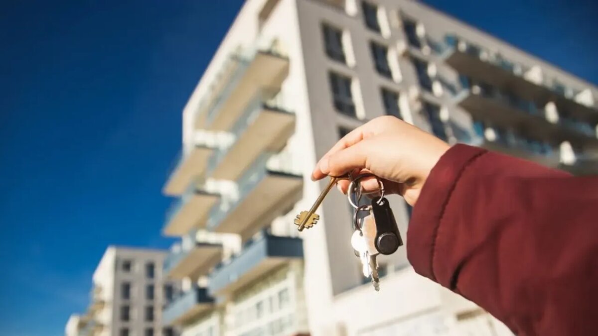    Ключи от квартиры в новостройке.