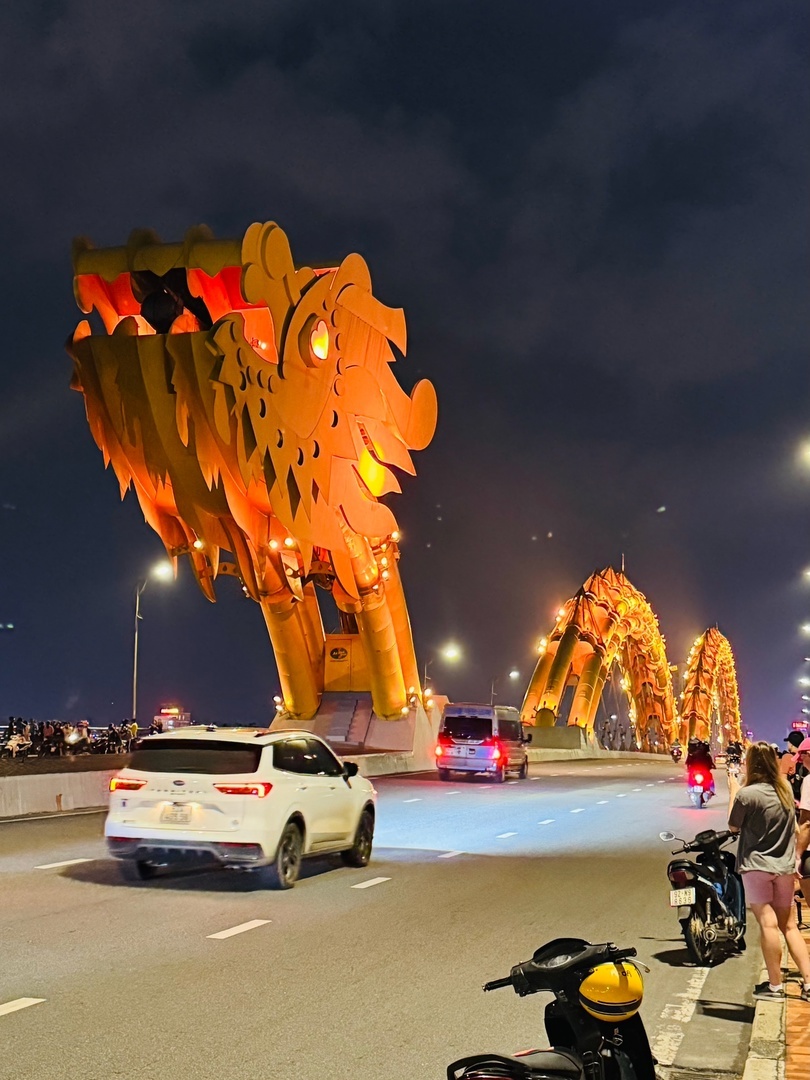 Мост Дракон в Дананге, Вьетнам