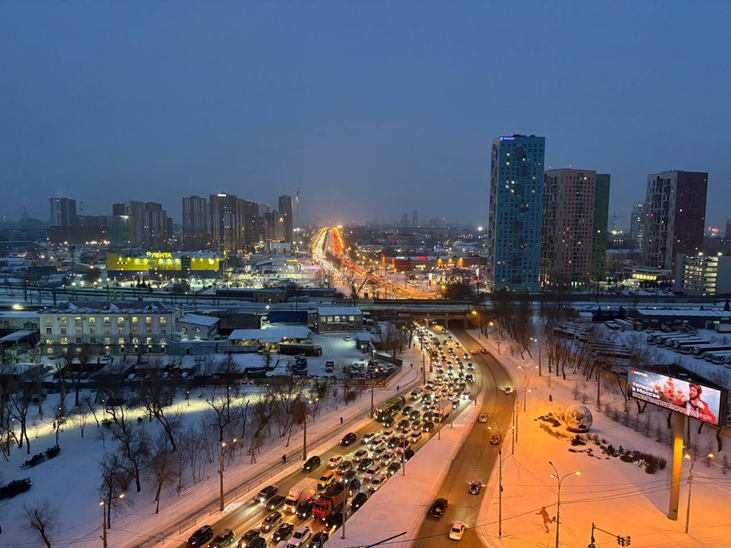 Вид на проспект Космонавтов зимним утром