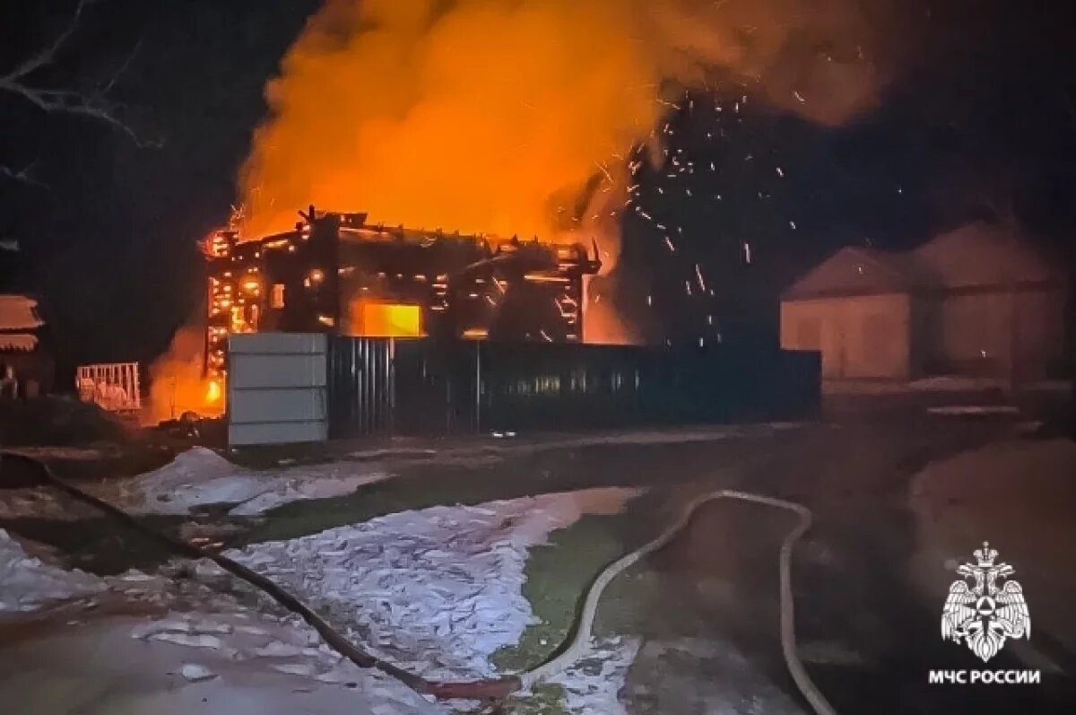    Младенец, ребенок и женщина погибли на пожаре в Смоленской области