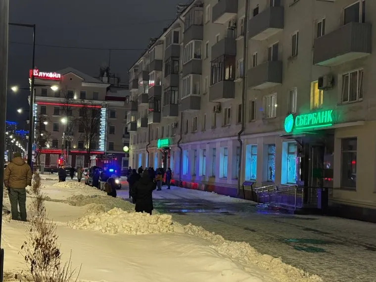 Территорию в обоих случаях очень быстро оцепили
Фото: Анна Ташлыкова © URA.RU