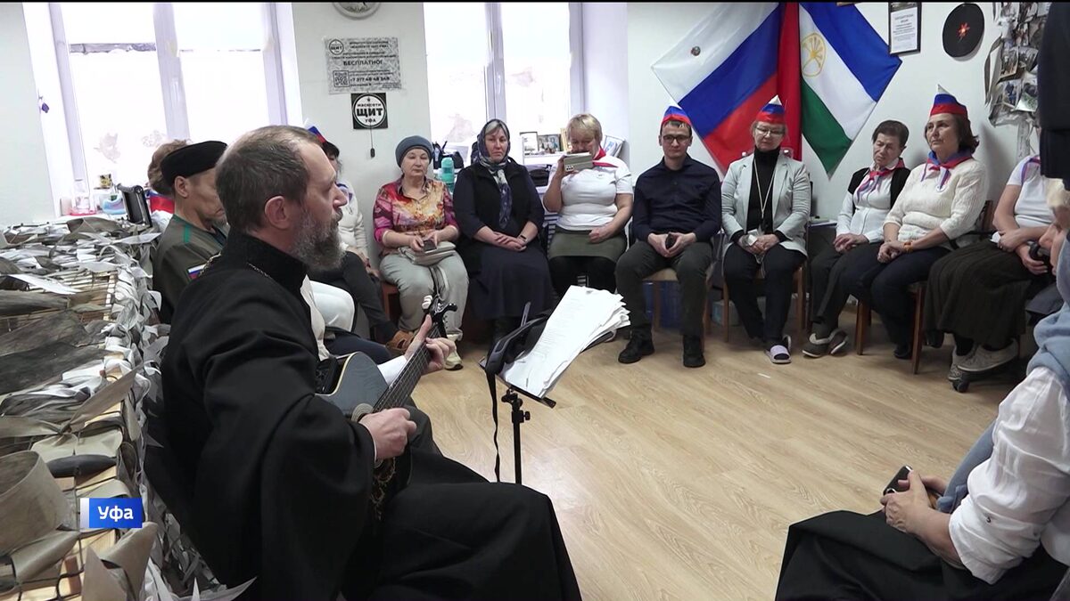    В Уфе прошел заключительный в 2024 году субботник проекта "Перезагрузка. Плечом к плечу"