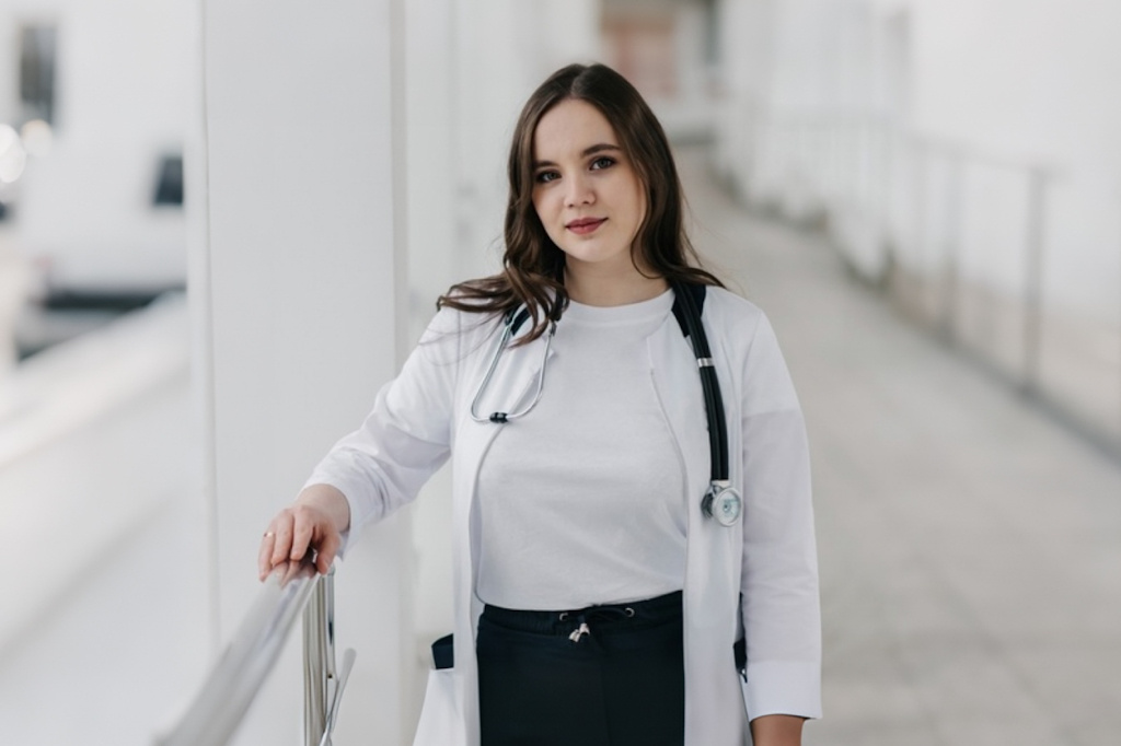    Анастасия Ким работает на 22-м участке. По целевому договору окончила Северный медуниверситет в Архангельске