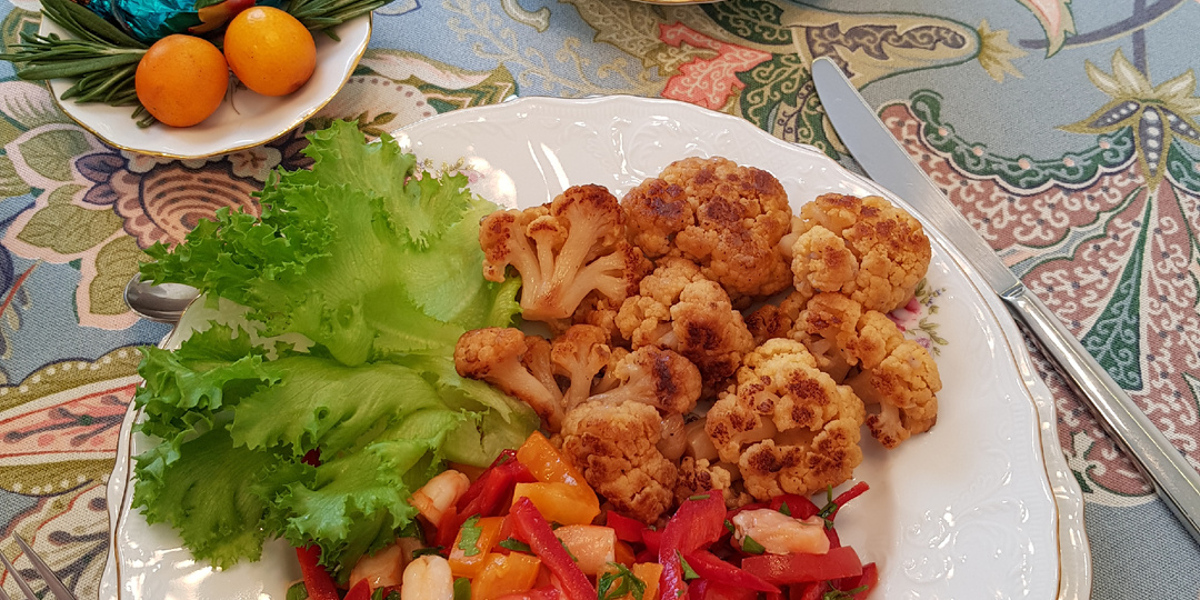 Салат "С корабля на бал" и жареная цветная капуста