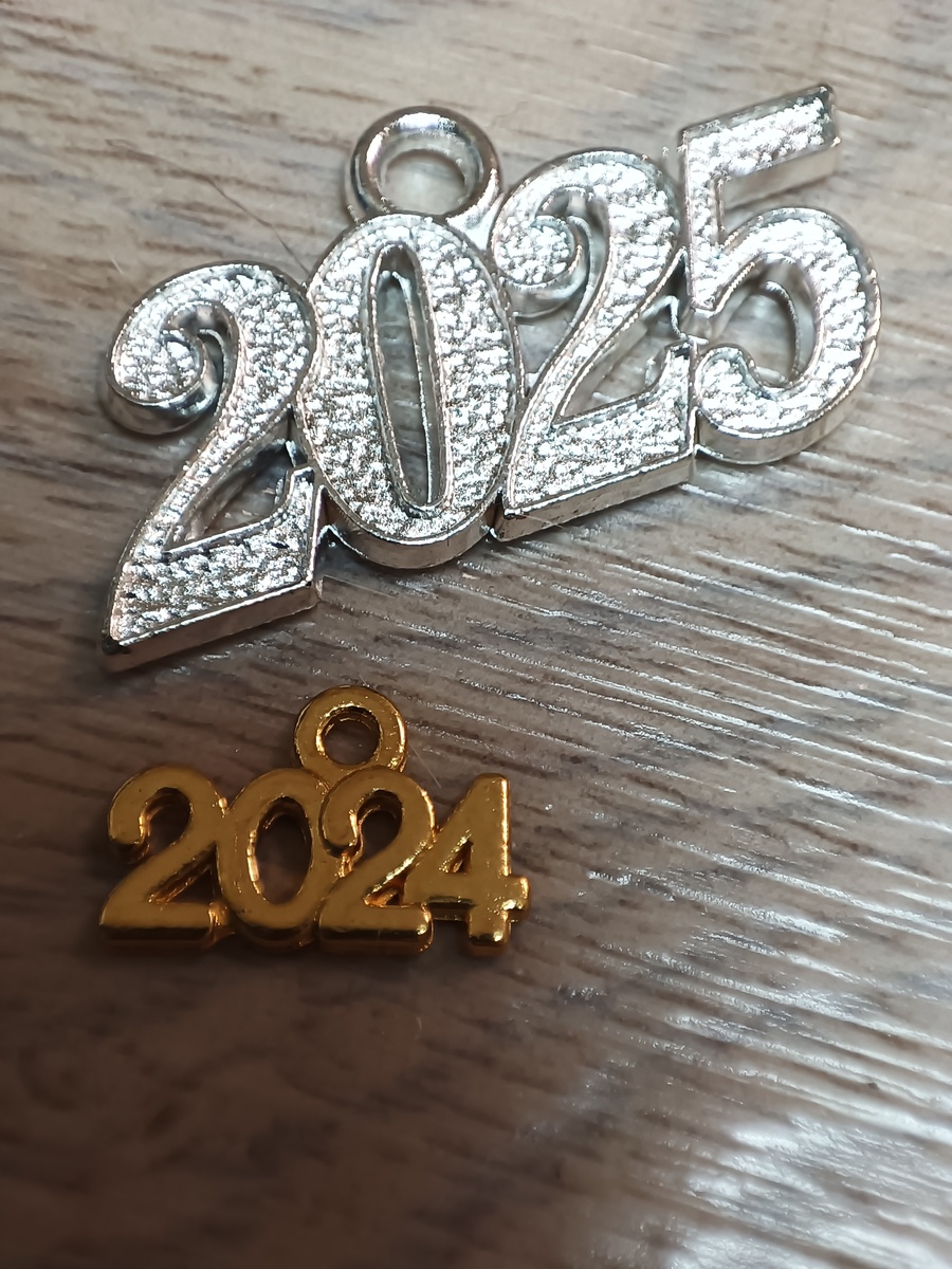 Маленькую забрали. Большие теперь будем вешать🤩