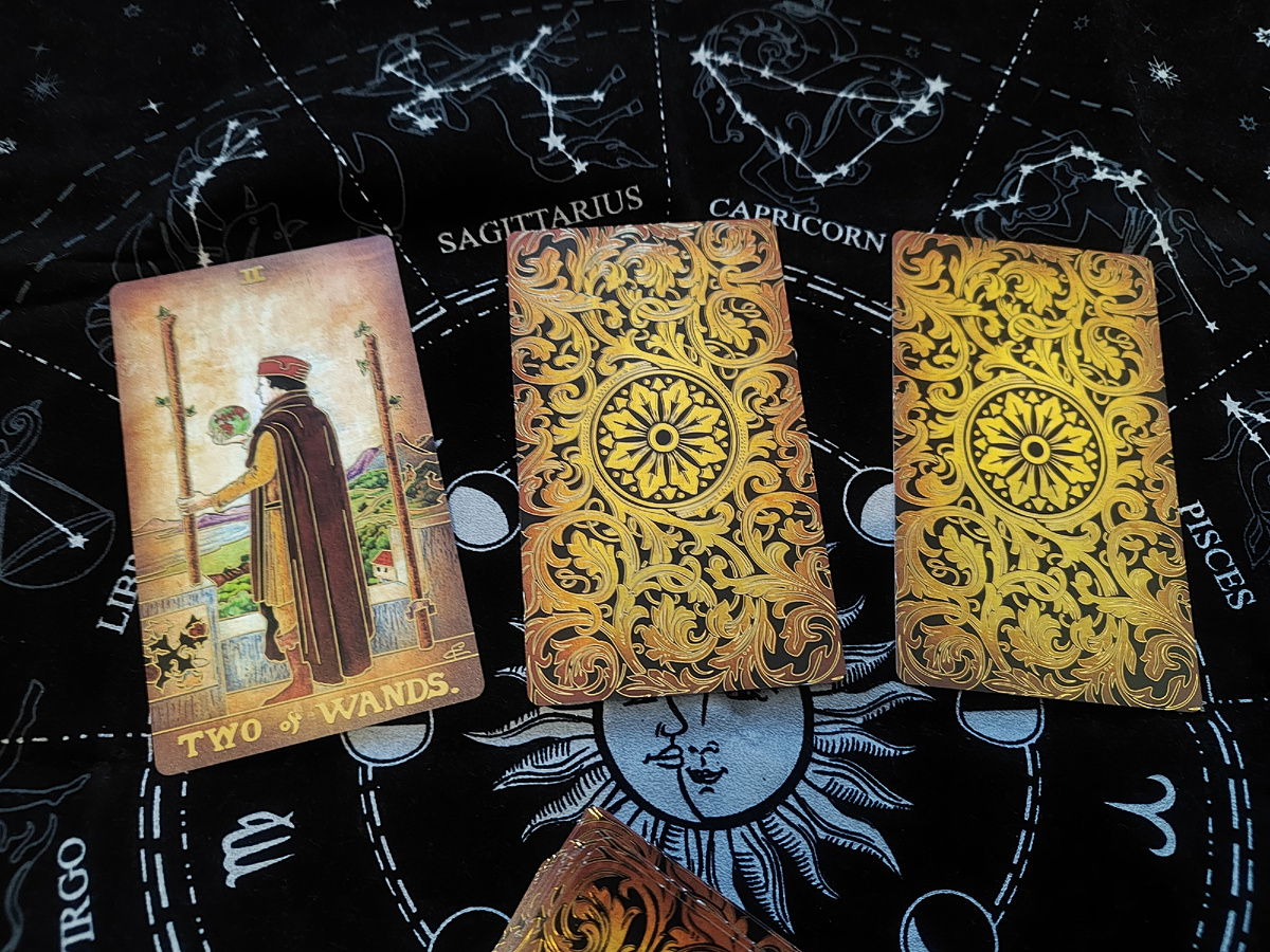 Прогноз и совет на Январь 2025 на Таро. Фото автора.