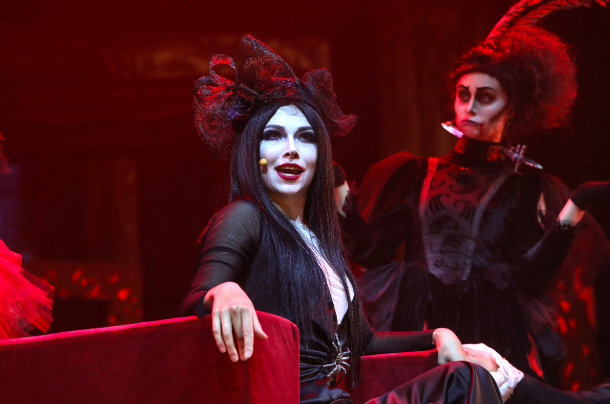 В роли Мортиши из мюзикла «Семейка Аддамс»
|| Фото Екатерины ХРИСТОЗОВОЙ