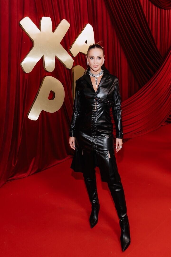     бузова фото