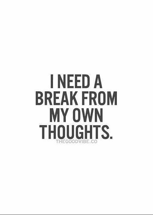 «Мне нужен отдых от собственных мыслей». В сегодняшней статье мы продолжаем рассказывать о неочевидных способах психической защиты. На этот раз сделали акцент на агрессии — именно ее не сразу принимают за самозащиту. 