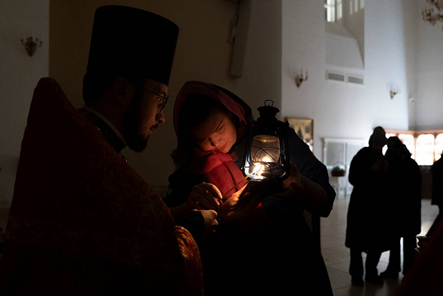 В Тверь доставили огонь, зажженный в Вифлееме